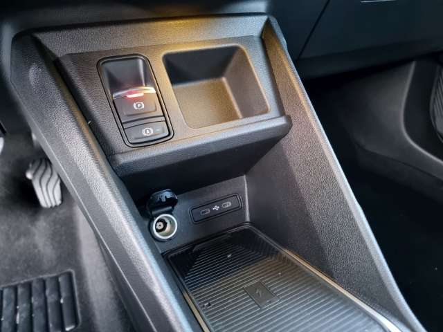 Fahrzeugbild eines Renault 4 E-TECH