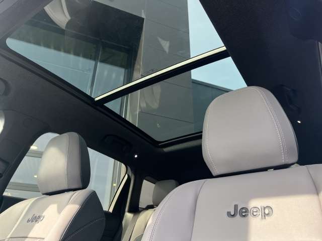 Fahrzeugbild eines Jeep Compass