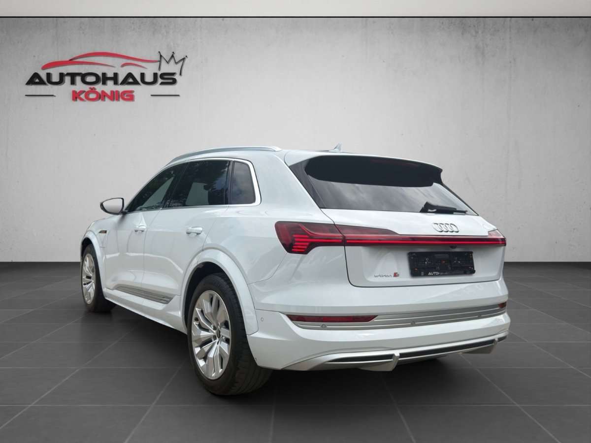 Fahrzeugbild eines Audi e-tron