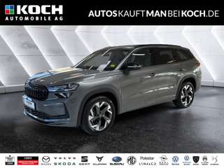 Schräge Frontansicht auf einen Skoda Kodiaq , freigestellt