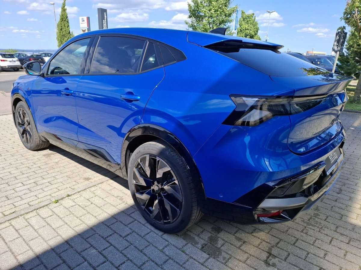 Fahrzeugbild eines Renault Rafale