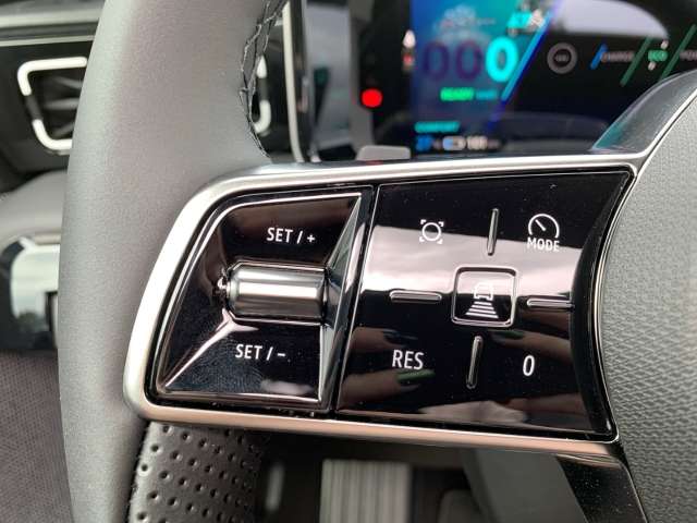 Fahrzeugbild eines Renault 4 E-TECH