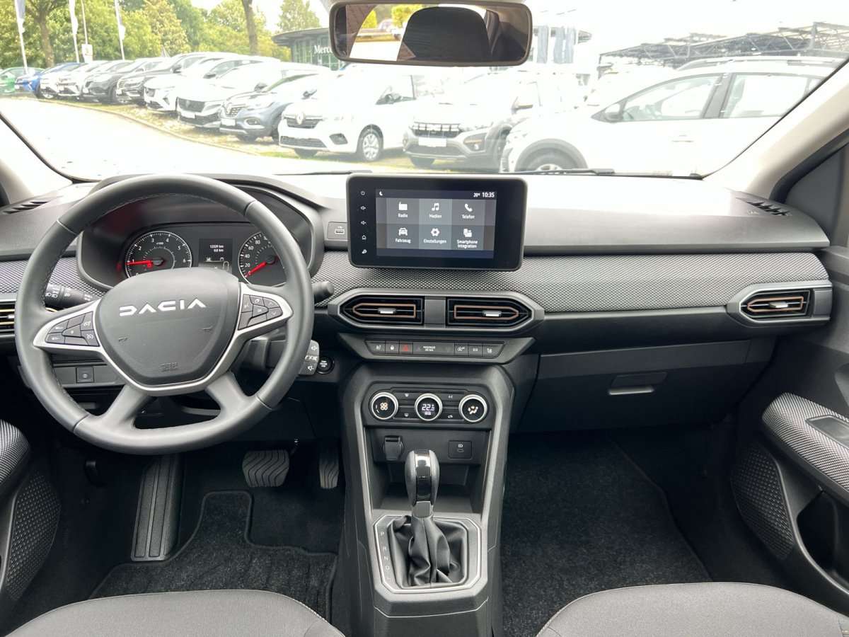 Fahrzeugbild eines Dacia Sandero
