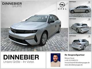 Schräge Frontansicht auf einen Opel Astra , freigestellt