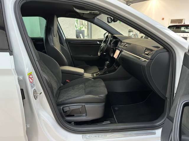 Fahrzeugbild eines Skoda Superb