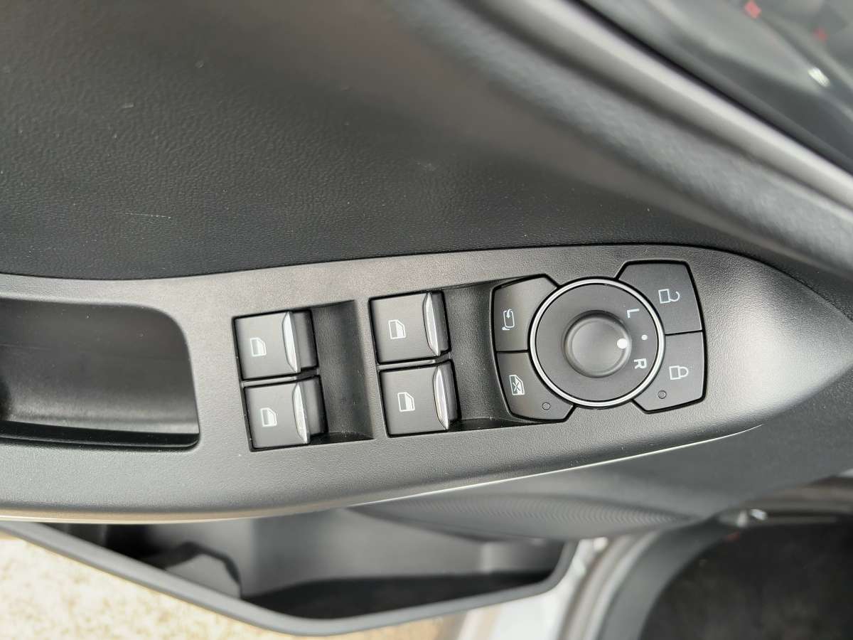 Fahrzeugbild eines Ford Puma