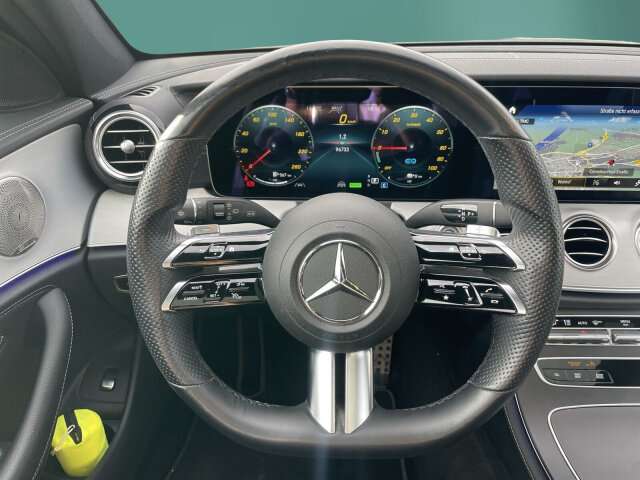 Fahrzeugbild eines Mercedes-Benz E-Klasse