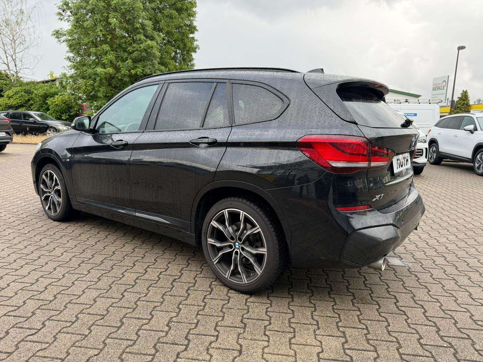 Fahrzeugbild eines BMW X1
