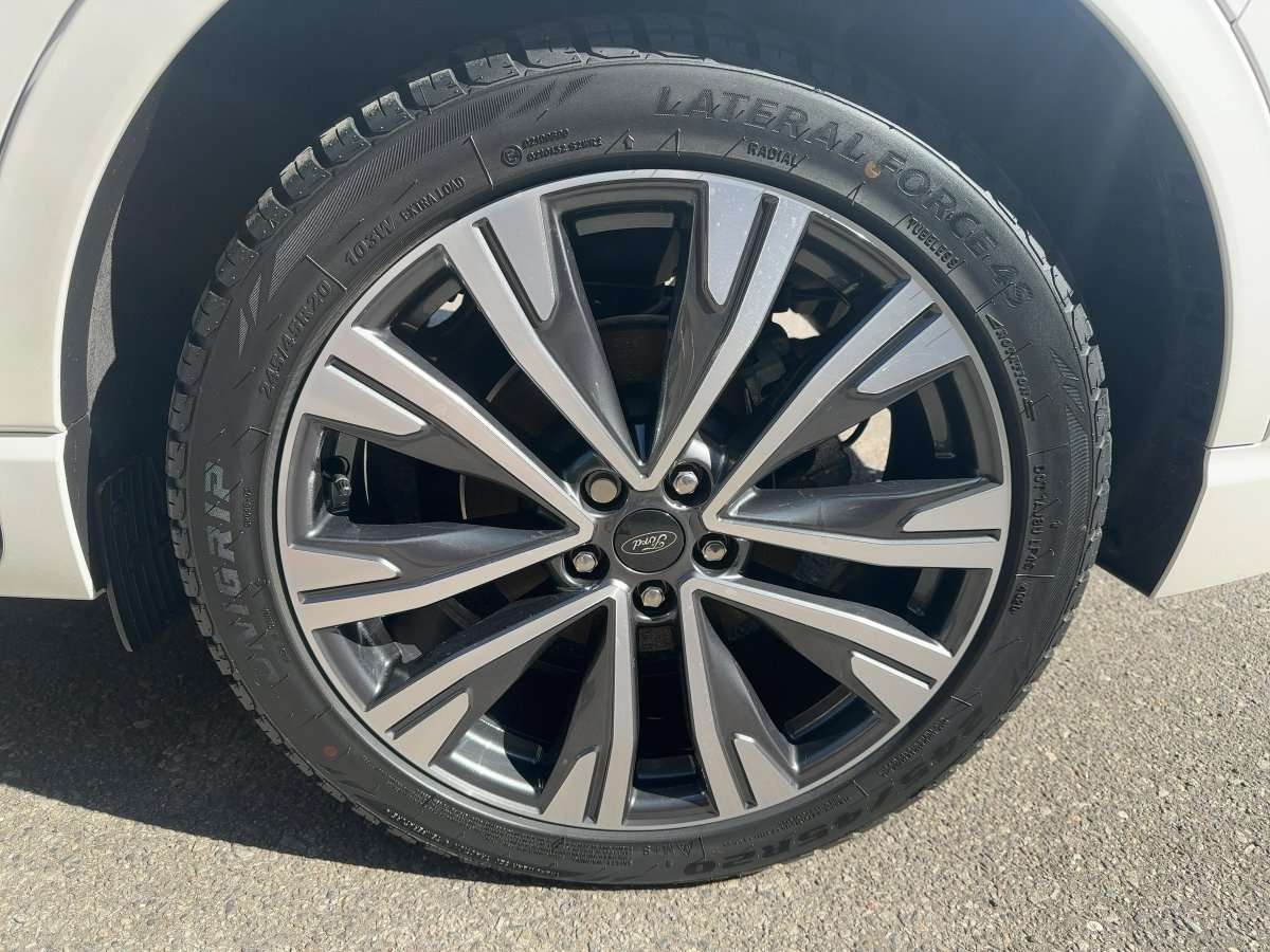 Fahrzeugbild eines Ford Kuga