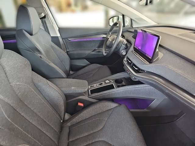Fahrzeugbild eines Skoda ELROQ
