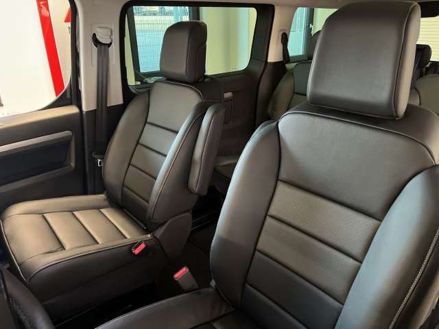 Fahrzeugbild eines Opel Zafira Life