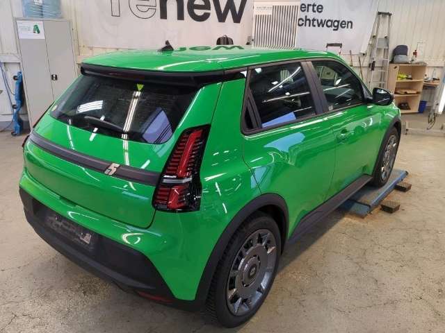 Fahrzeugbild eines Renault 5 E-TECH