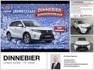 Schräge Frontansicht auf einen Suzuki Vitara , freigestellt