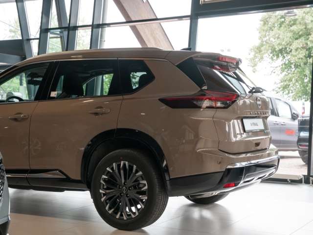 Fahrzeugbild eines Nissan X-TRAIL