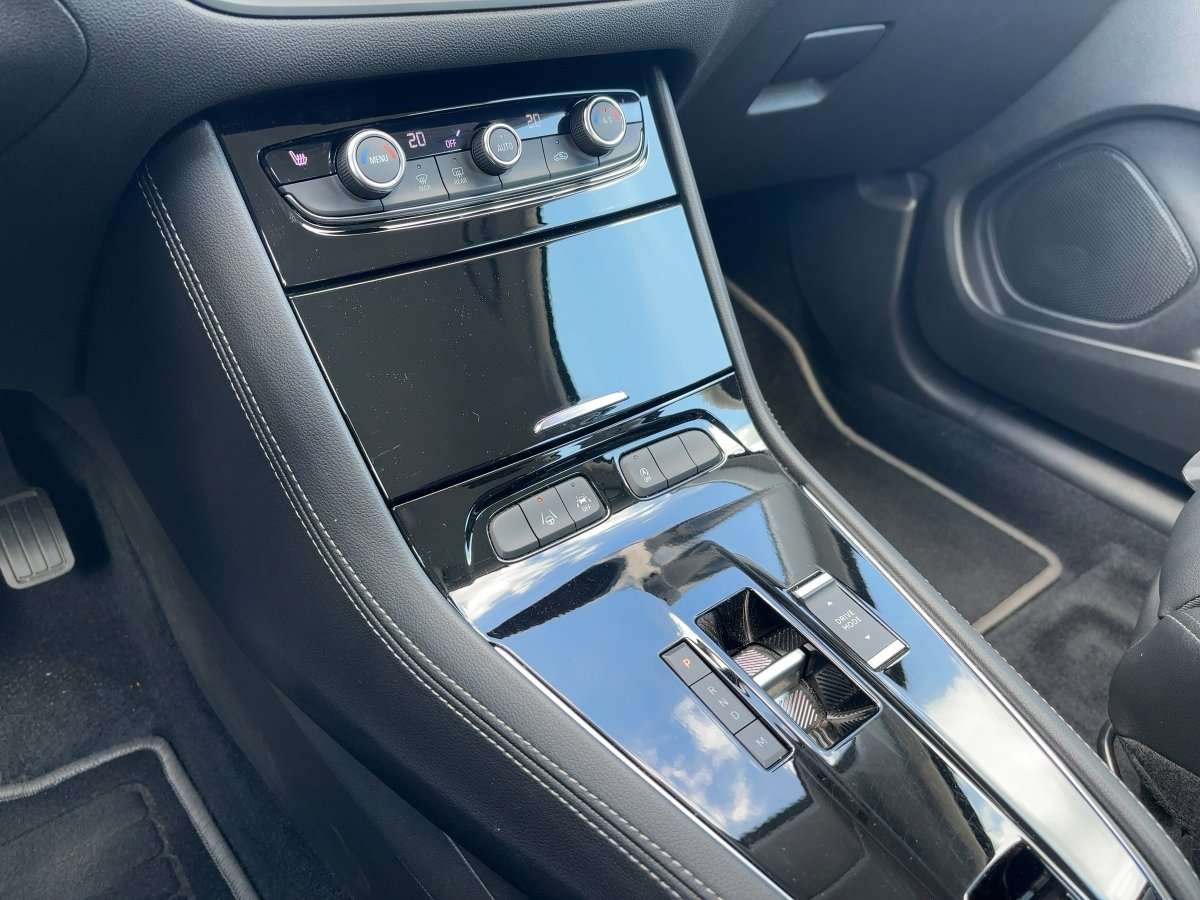 Fahrzeugbild eines Opel Grandland X