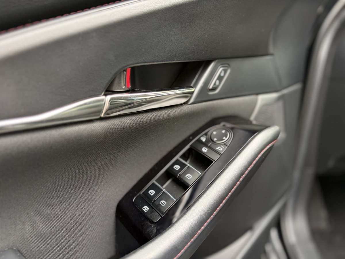 Fahrzeugbild eines Mazda CX-30