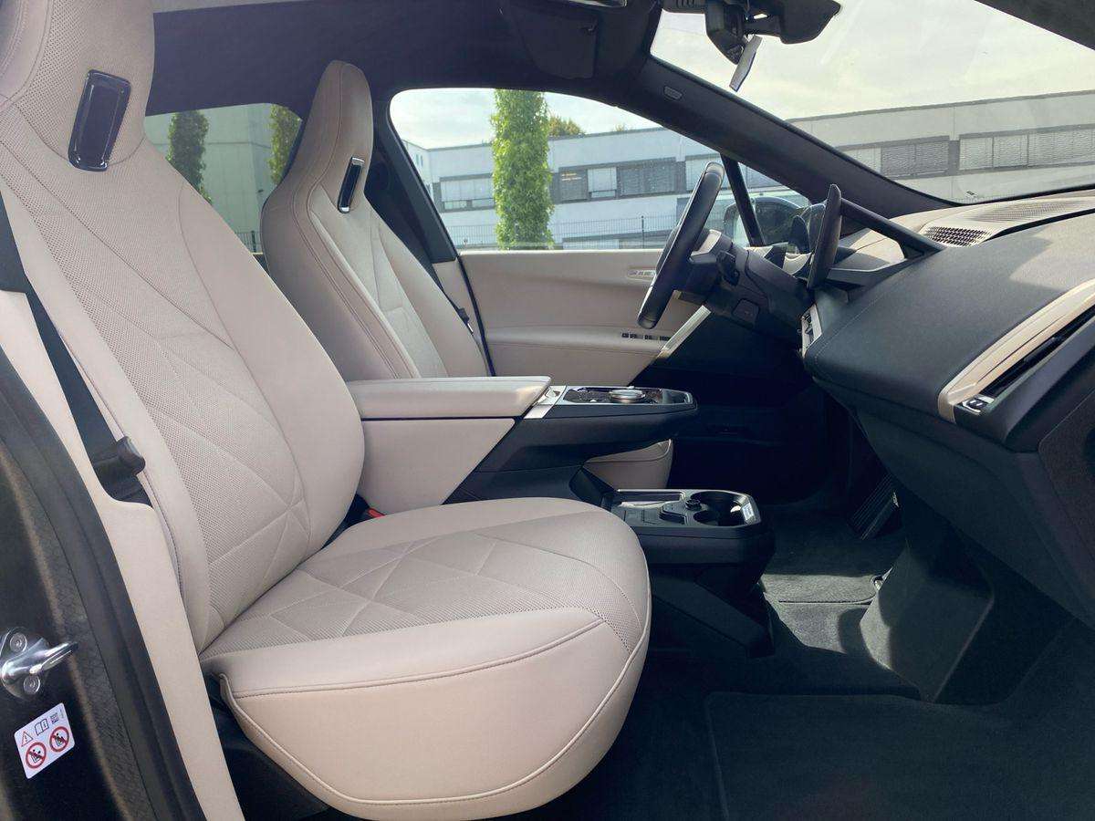 Fahrzeugbild eines BMW iX