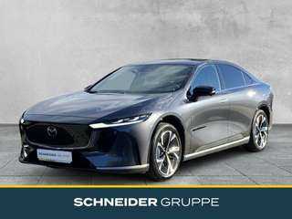 Schräge Frontansicht auf einen Mazda Mazda6 , freigestellt