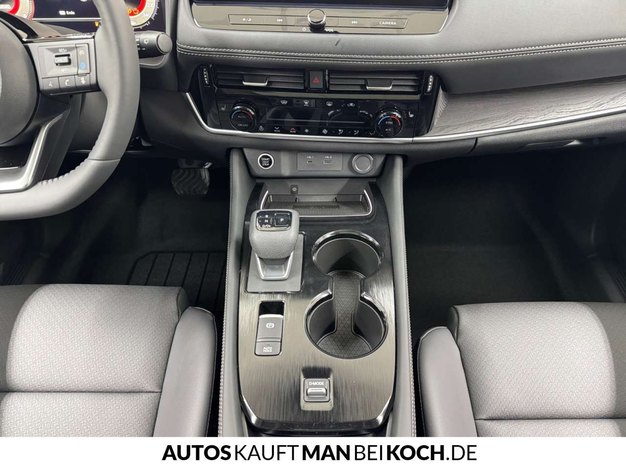 Fahrzeugbild eines Nissan X-TRAIL