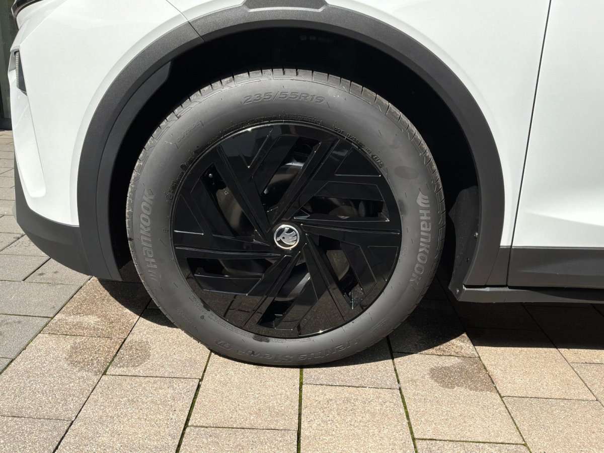 Fahrzeugbild eines Skoda ELROQ