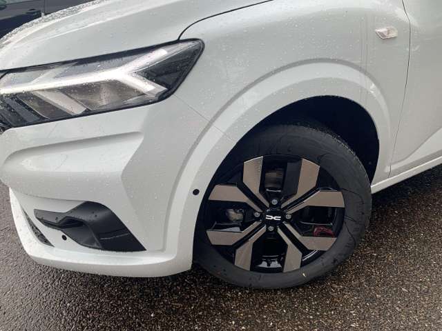 Fahrzeugbild eines Dacia Sandero