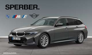 Schräge Frontansicht auf einen BMW 3er-Reihe , freigestellt