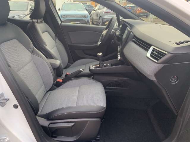 Fahrzeugbild eines Renault Clio