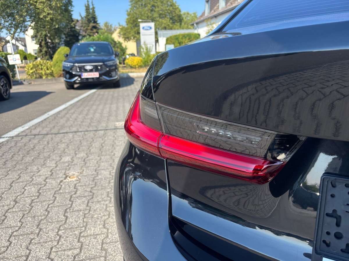 Fahrzeugbild eines BMW 3er-Reihe