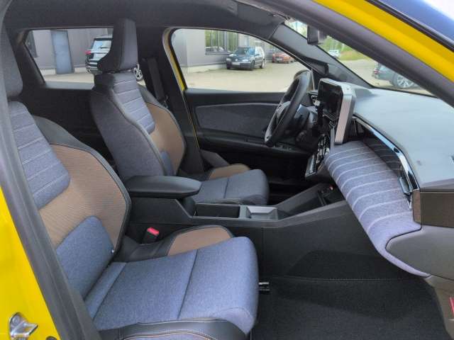 Fahrzeugbild eines Renault 5 E-TECH