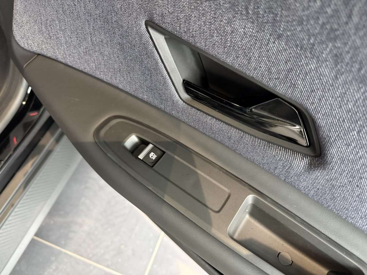 Fahrzeugbild eines Renault 5 E-TECH