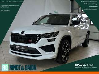 Schräge Frontansicht auf einen Skoda Kodiaq , freigestellt