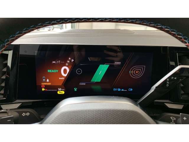 Fahrzeugbild eines Renault Rafale