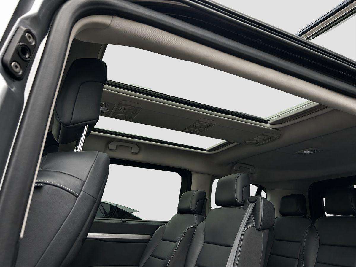 Fahrzeugbild eines Peugeot Traveller