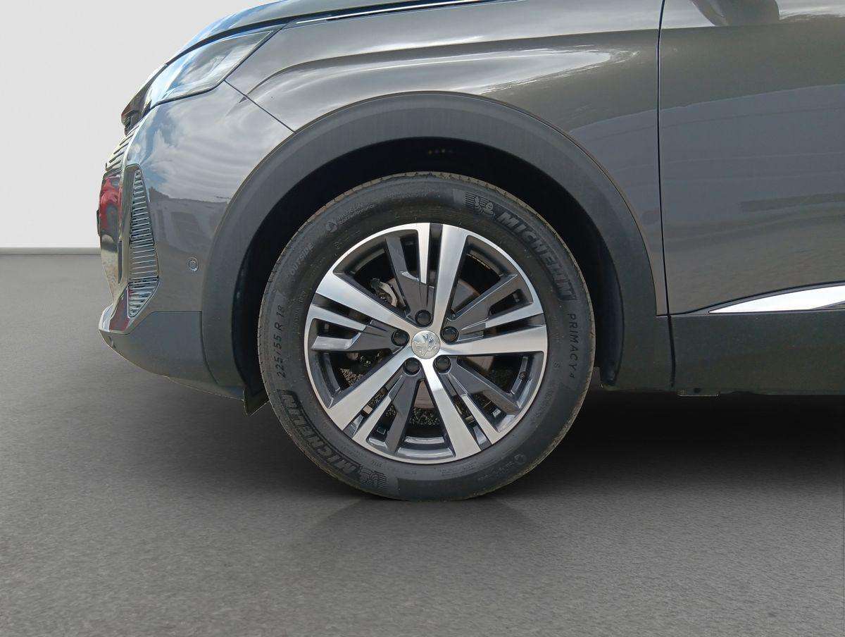 Fahrzeugbild eines Peugeot 5008