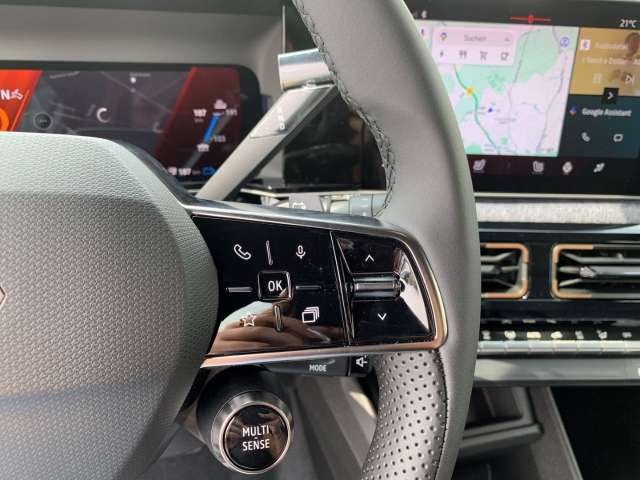 Fahrzeugbild eines Renault 4 E-TECH