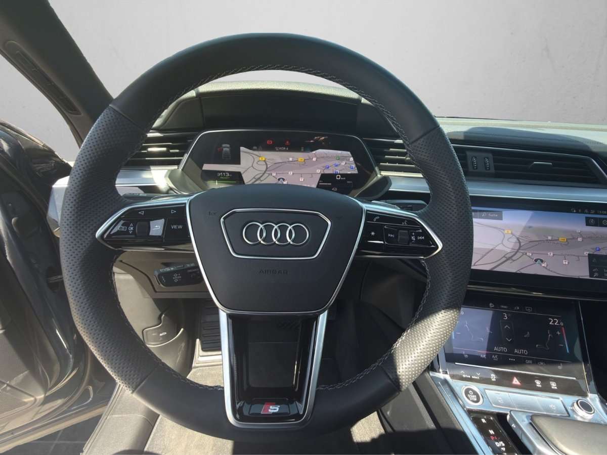 Fahrzeugbild eines Audi e-tron