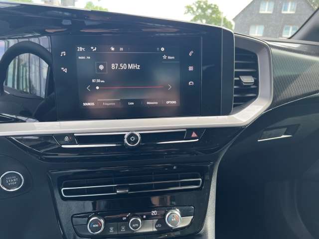 Fahrzeugbild eines Opel Mokka Electric