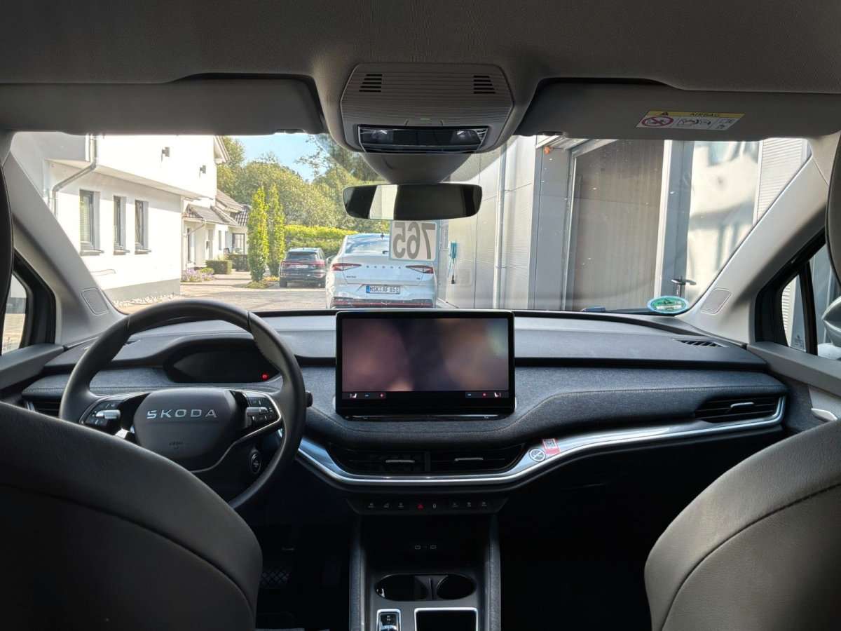 Fahrzeugbild eines Skoda ELROQ