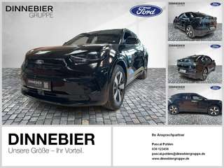 Schräge Frontansicht auf einen Ford Capri , freigestellt