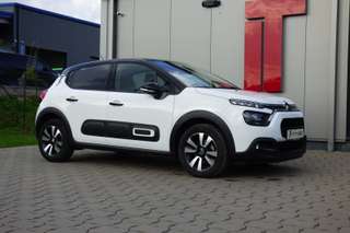 Schräge Frontansicht auf einen Citroën C3 , freigestellt
