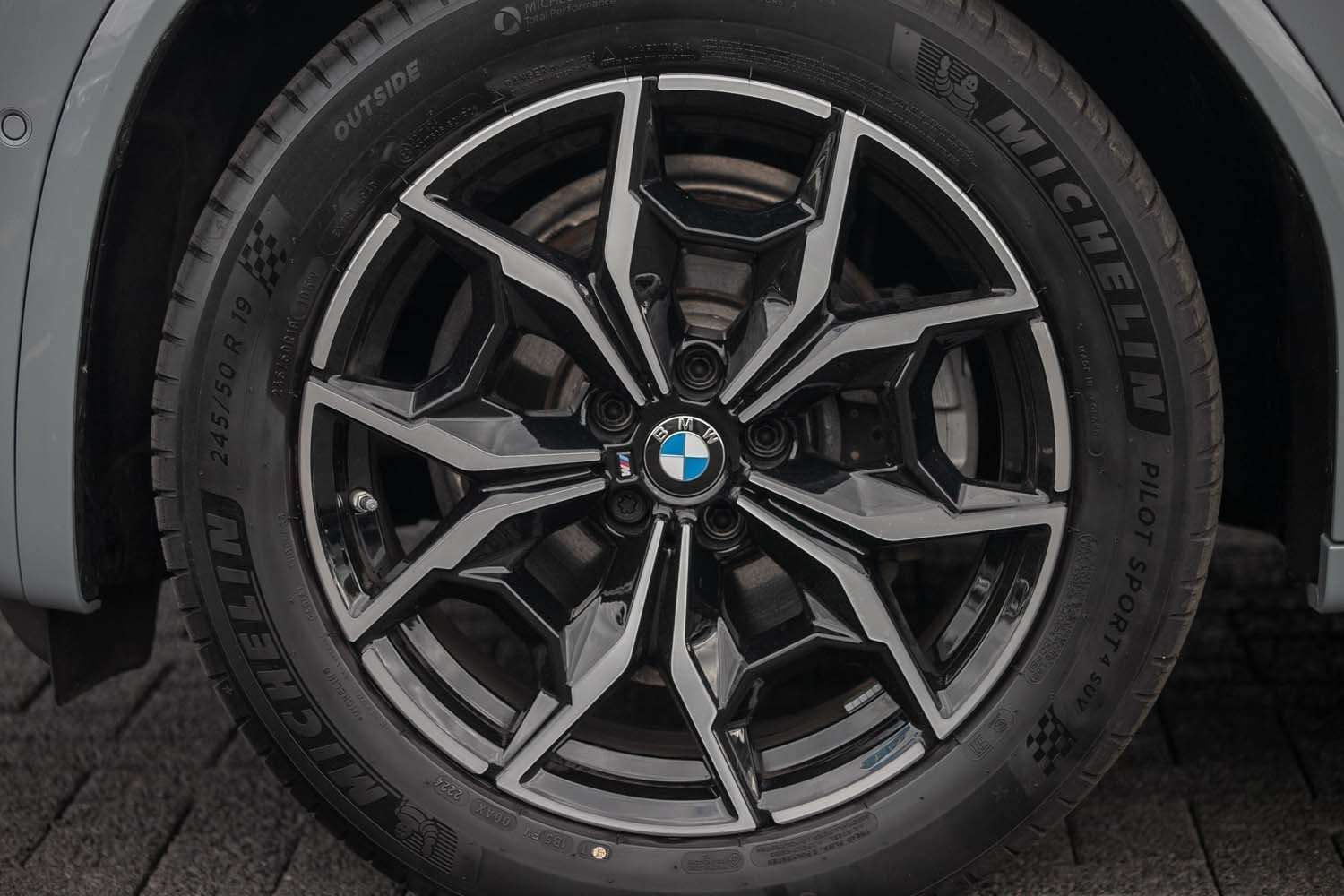 Fahrzeugbild eines BMW X4