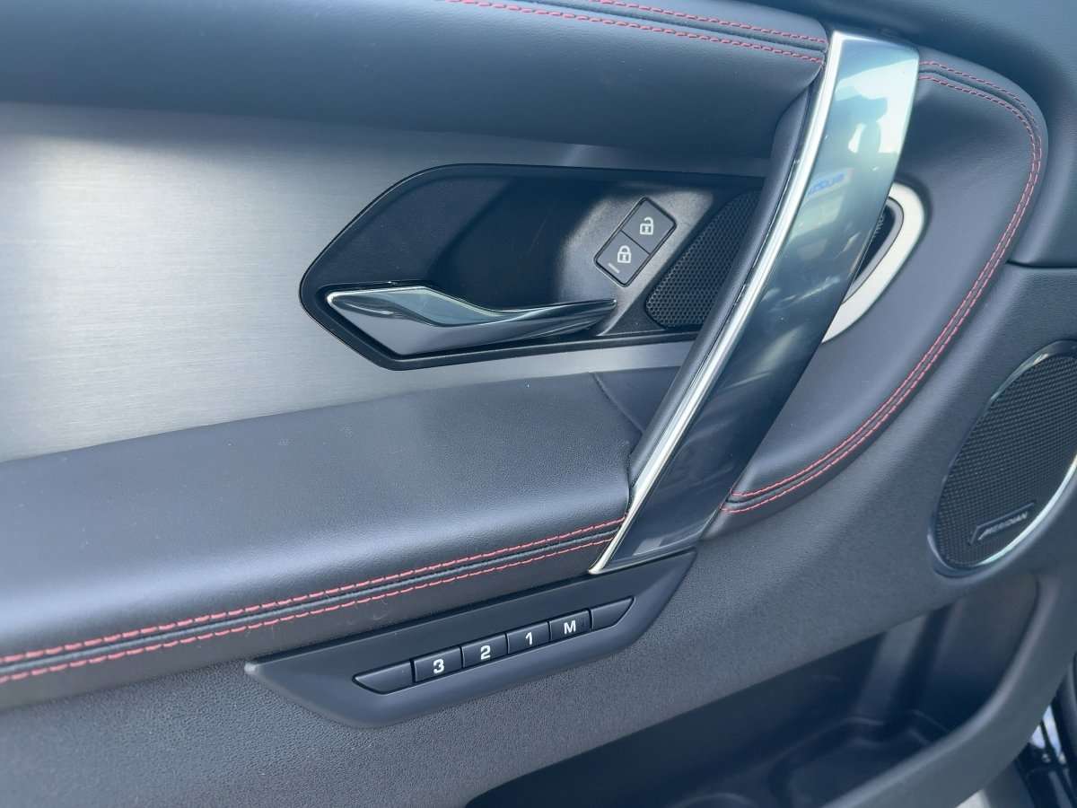 Fahrzeugbild eines Land Rover Discovery Sport