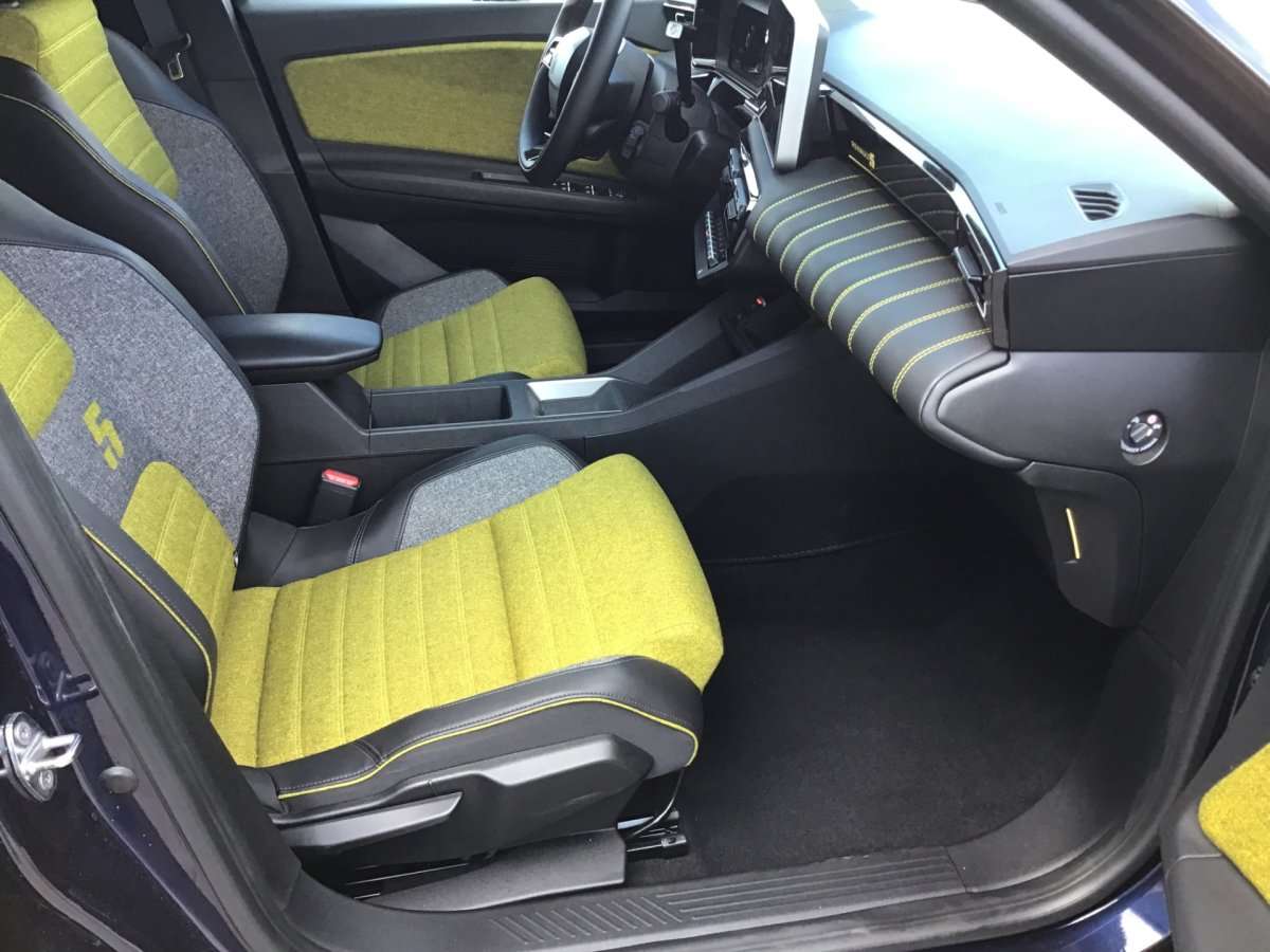 Fahrzeugbild eines Renault 5 E-TECH