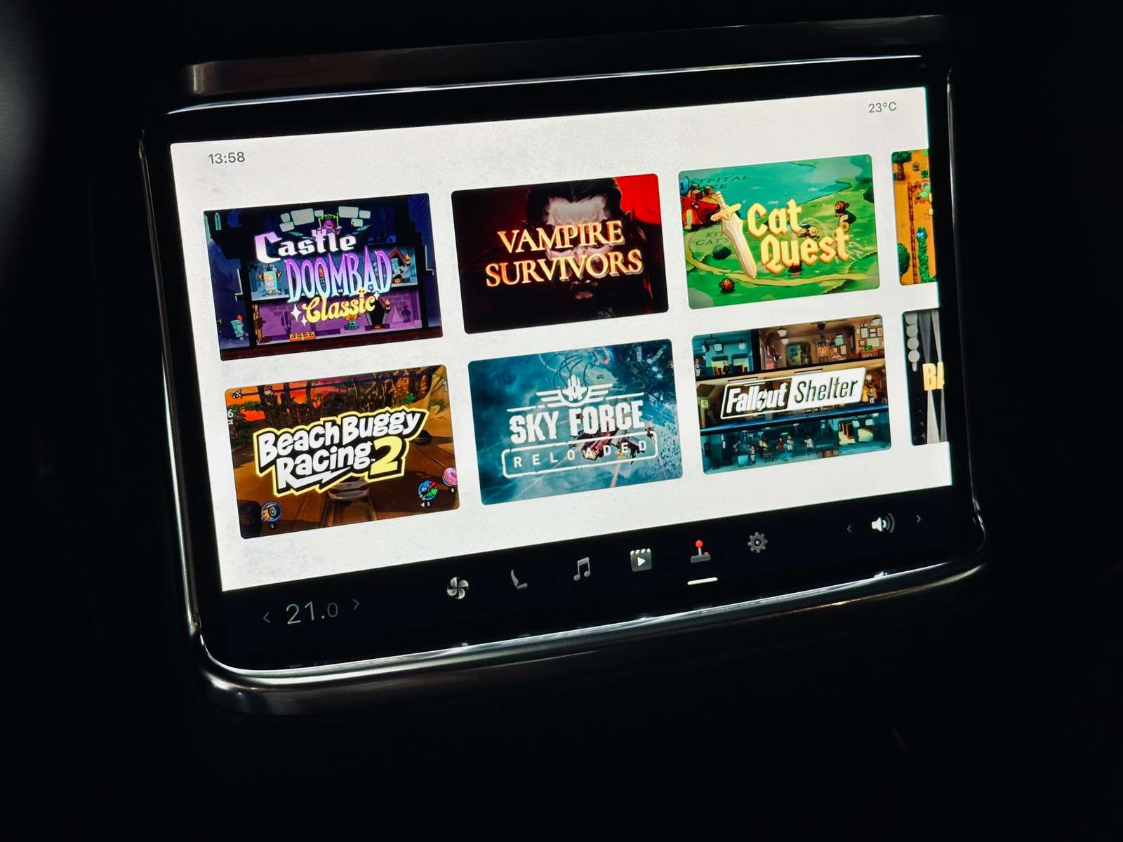 Fahrzeugbild eines TESLA Model S