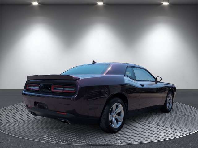 Fahrzeugbild eines Dodge Challenger