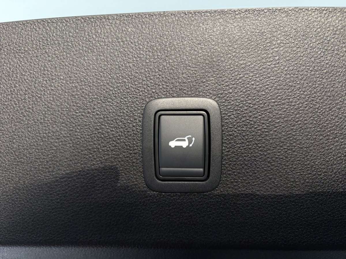 Fahrzeugbild eines Renault 4 E-TECH