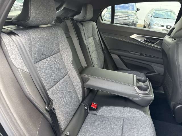 Fahrzeugbild eines Renault Rafale