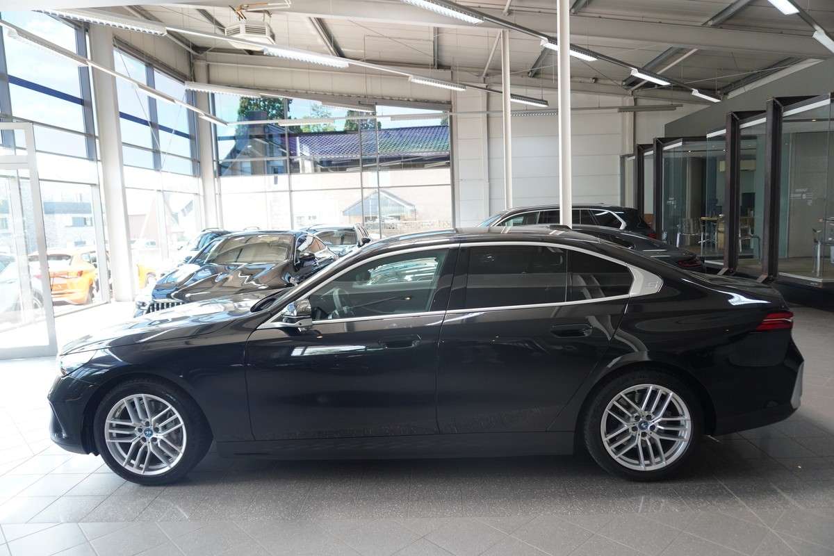 Fahrzeugbild eines BMW i5