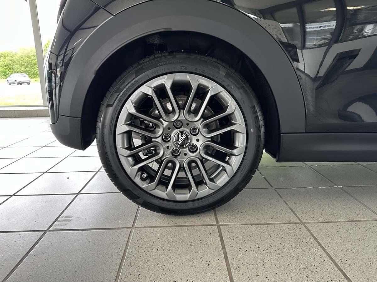 Fahrzeugbild eines MINI COOPER