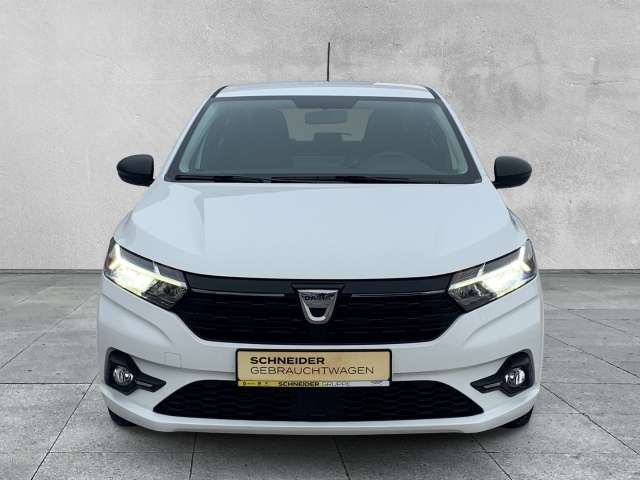Fahrzeugbild eines Dacia Sandero